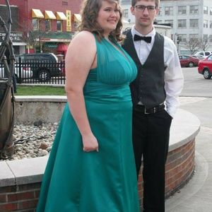 Emerald green prom dress